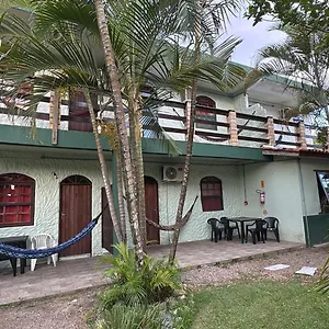  Inn Charle Brown